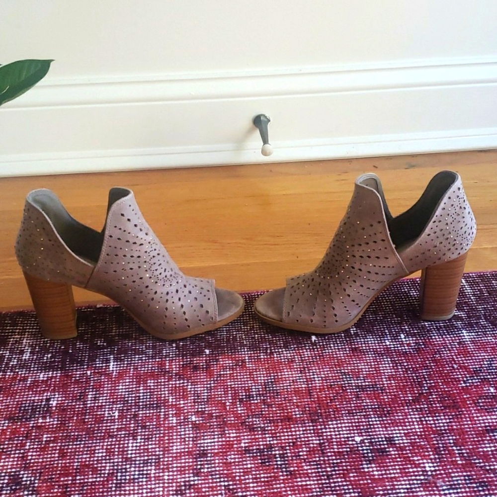 Fergalicious Booties - Picture 4 of 6